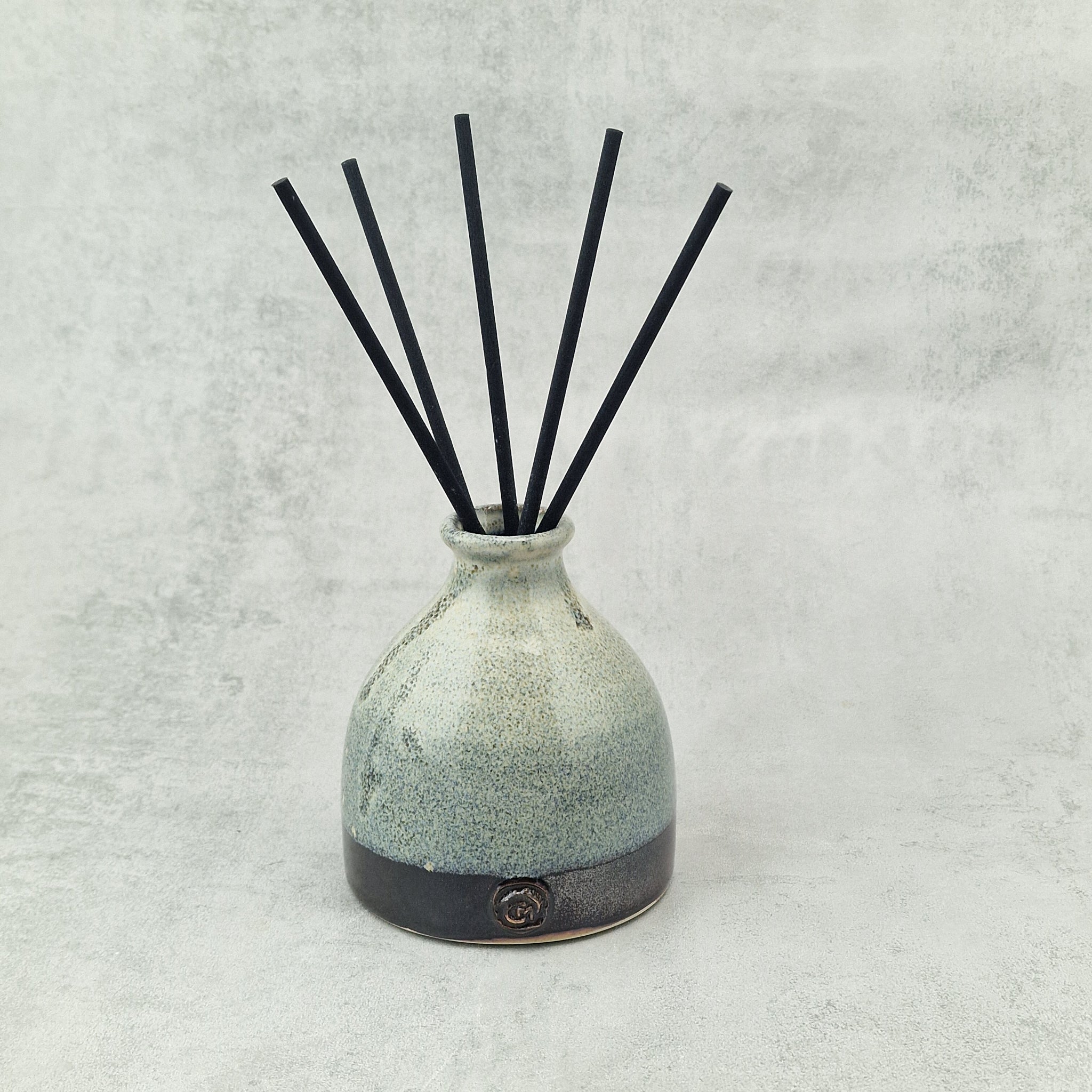 Nuka & Tenmoku Reed Diffuser Bottle