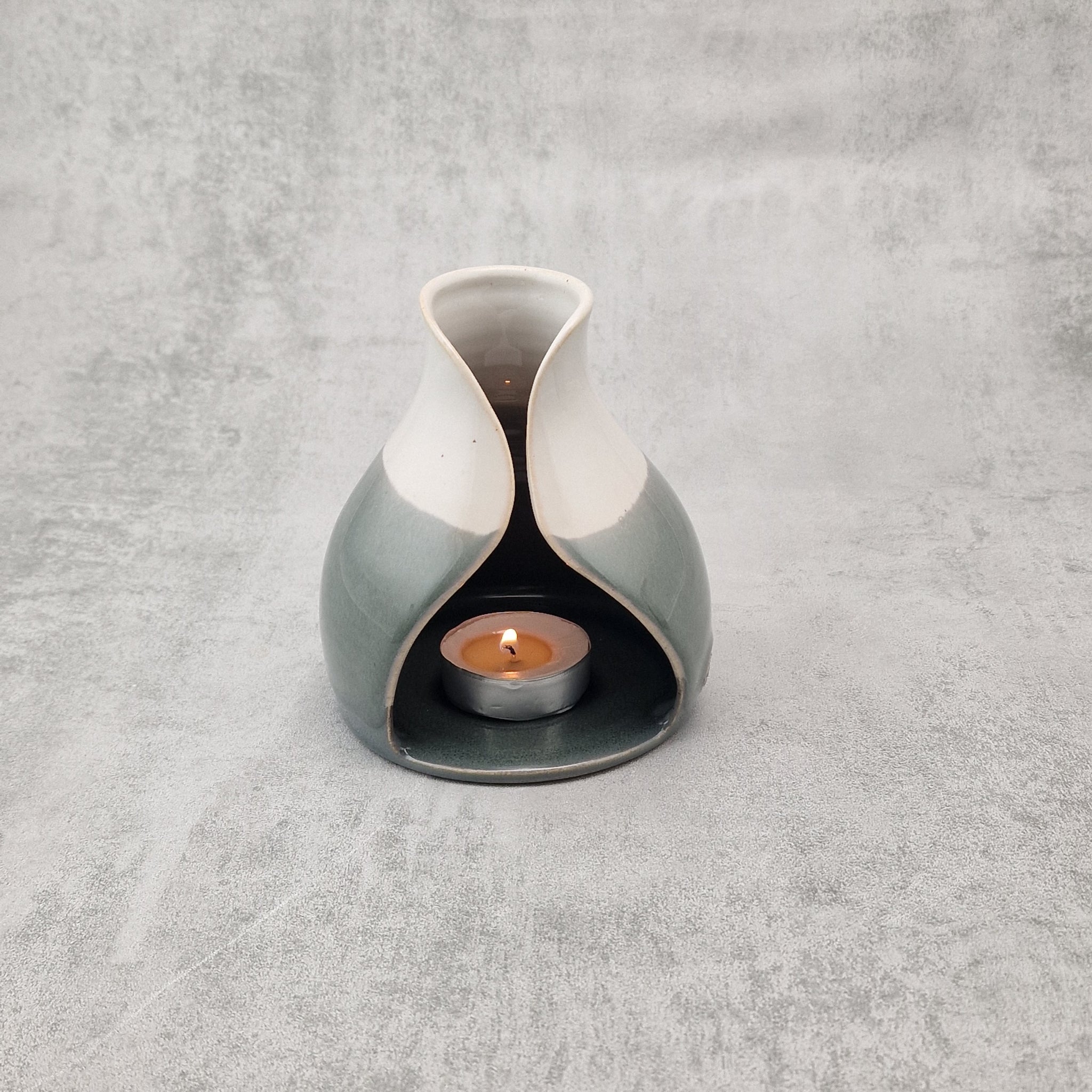 Grey & white Tealight