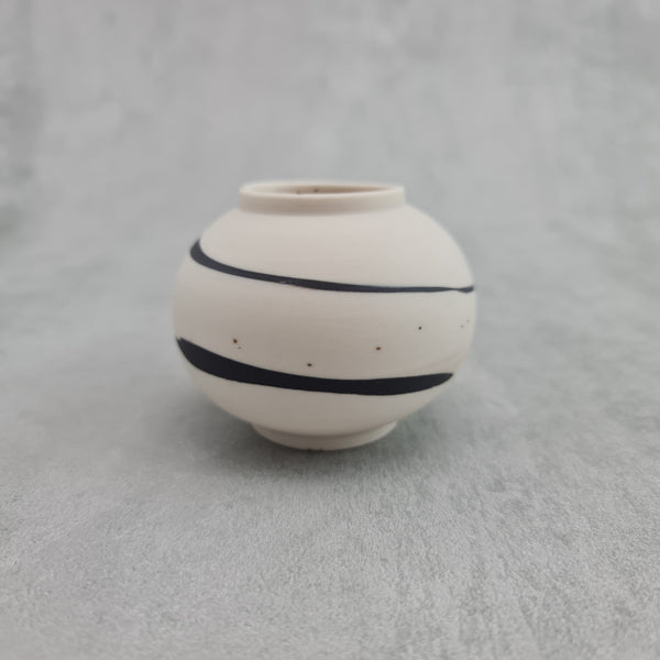 Porcelain Mini Moon Jar with Black Porcelain Swirl